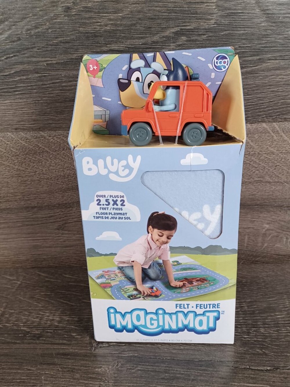 NIB Bluey Imaginmat Felt  2.5’ X 2’ Bluey In Car